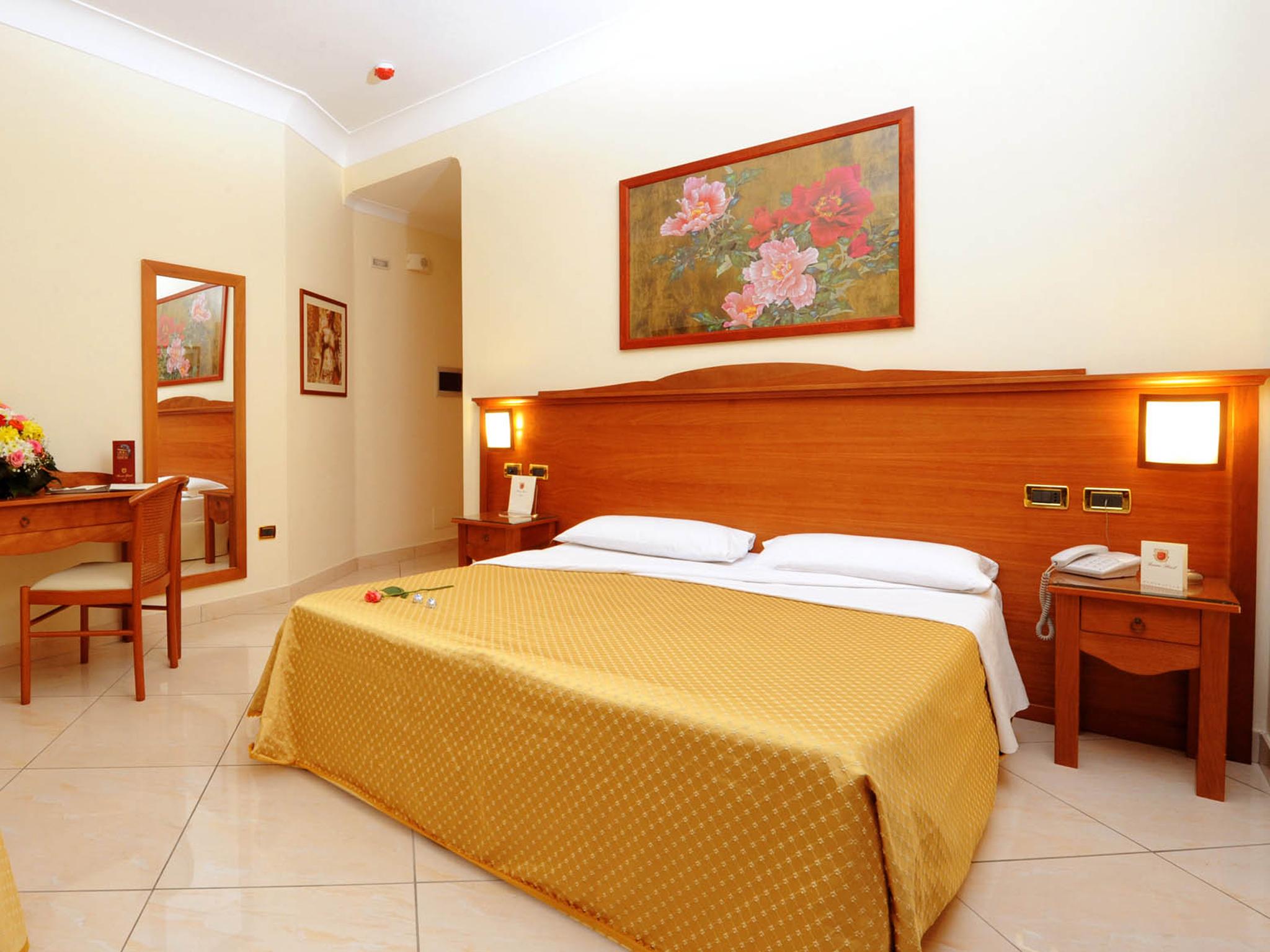 Buono Hotel Νάπολη Εξωτερικό φωτογραφία